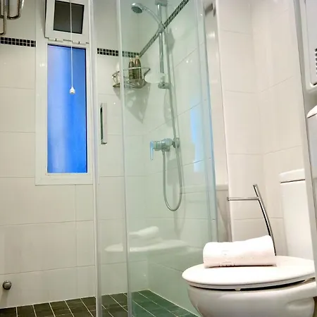 Hotel Centre Vacation ! With Sea And Mountain Views In The Heart Of Fuengirola